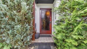 Bremen-Burg-Grambke: Großzügige Doppelhaushälfte mit 2 Wohnungen und Blick ins Grüne