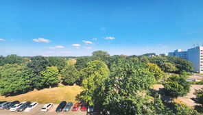 Bremen-Arbergen: Beliebte 3-Zimmer Eigentumswohnung mit Weitblick und Parkplatz